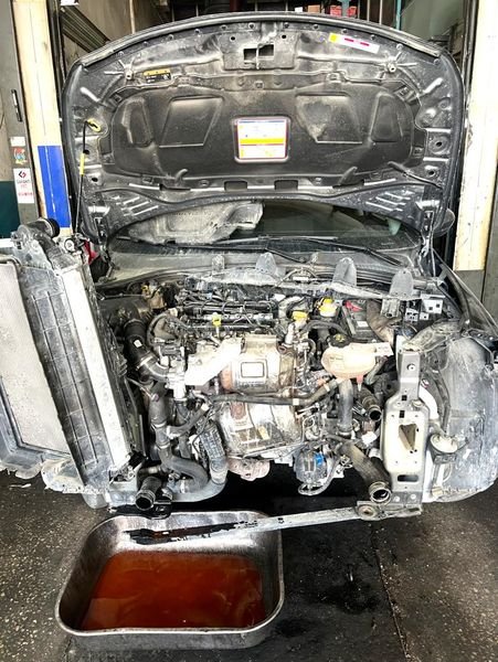 Motor yağı tahliyesi yapılan araç
